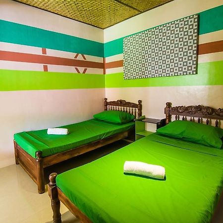 Jeepney Hostel And Kite Resort Balabag  Екстер'єр фото