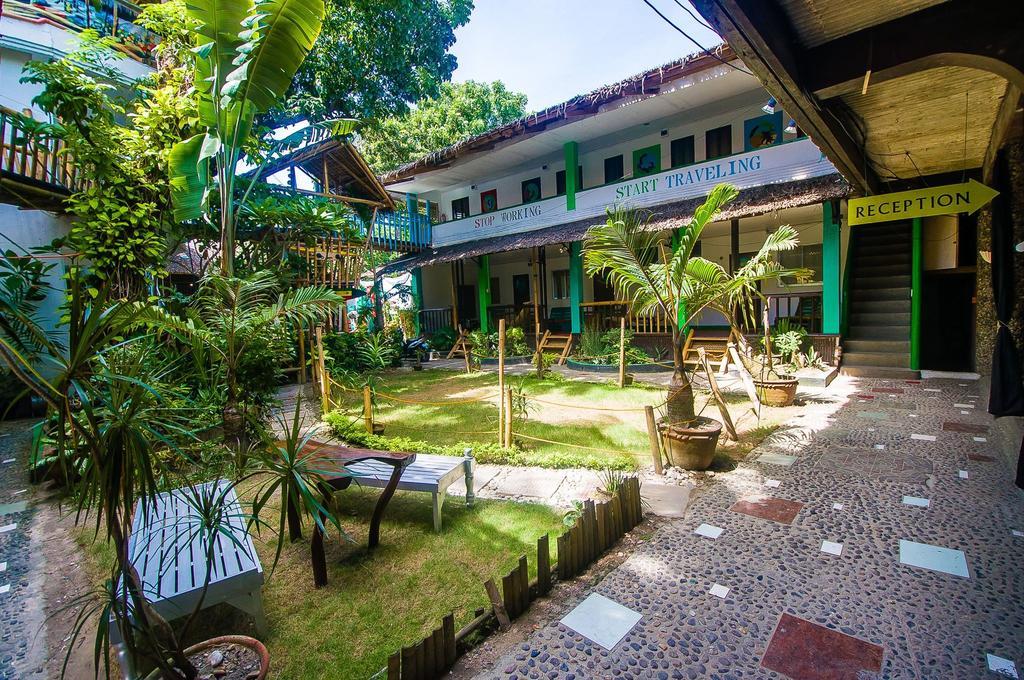 Jeepney Hostel And Kite Resort Balabag  Екстер'єр фото