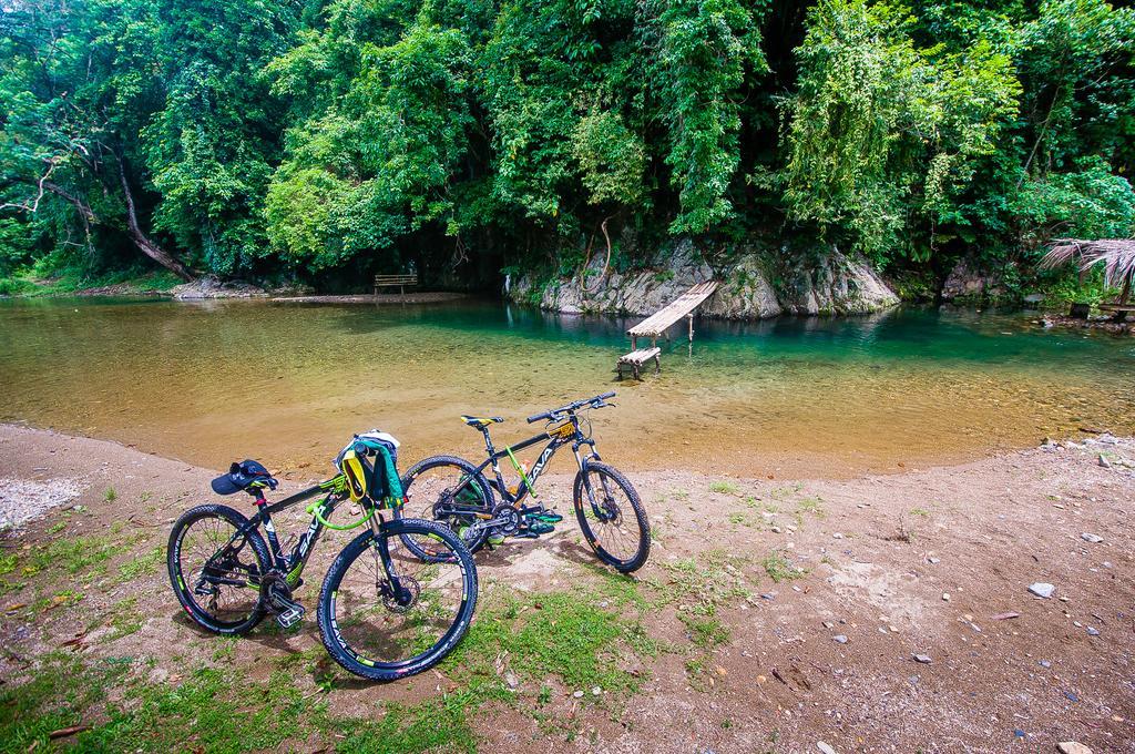 Jeepney Hostel And Kite Resort Balabag  Екстер'єр фото