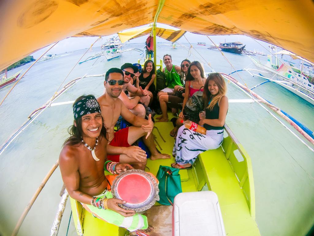Jeepney Hostel And Kite Resort Balabag  Екстер'єр фото
