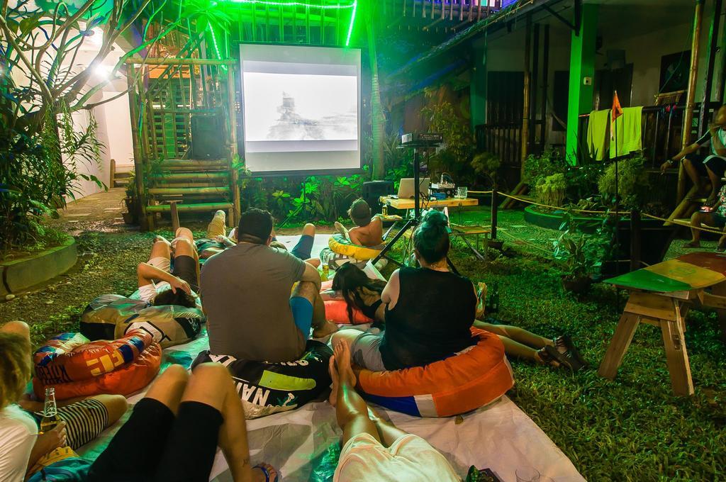 Jeepney Hostel And Kite Resort Balabag  Екстер'єр фото