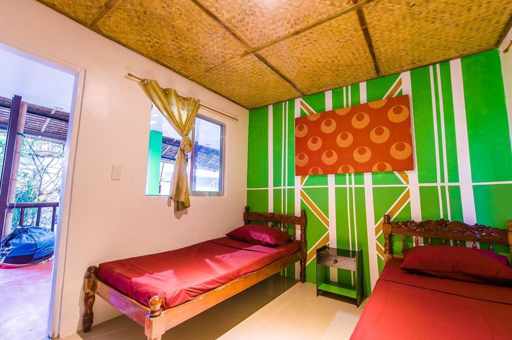 Jeepney Hostel And Kite Resort Balabag  Екстер'єр фото