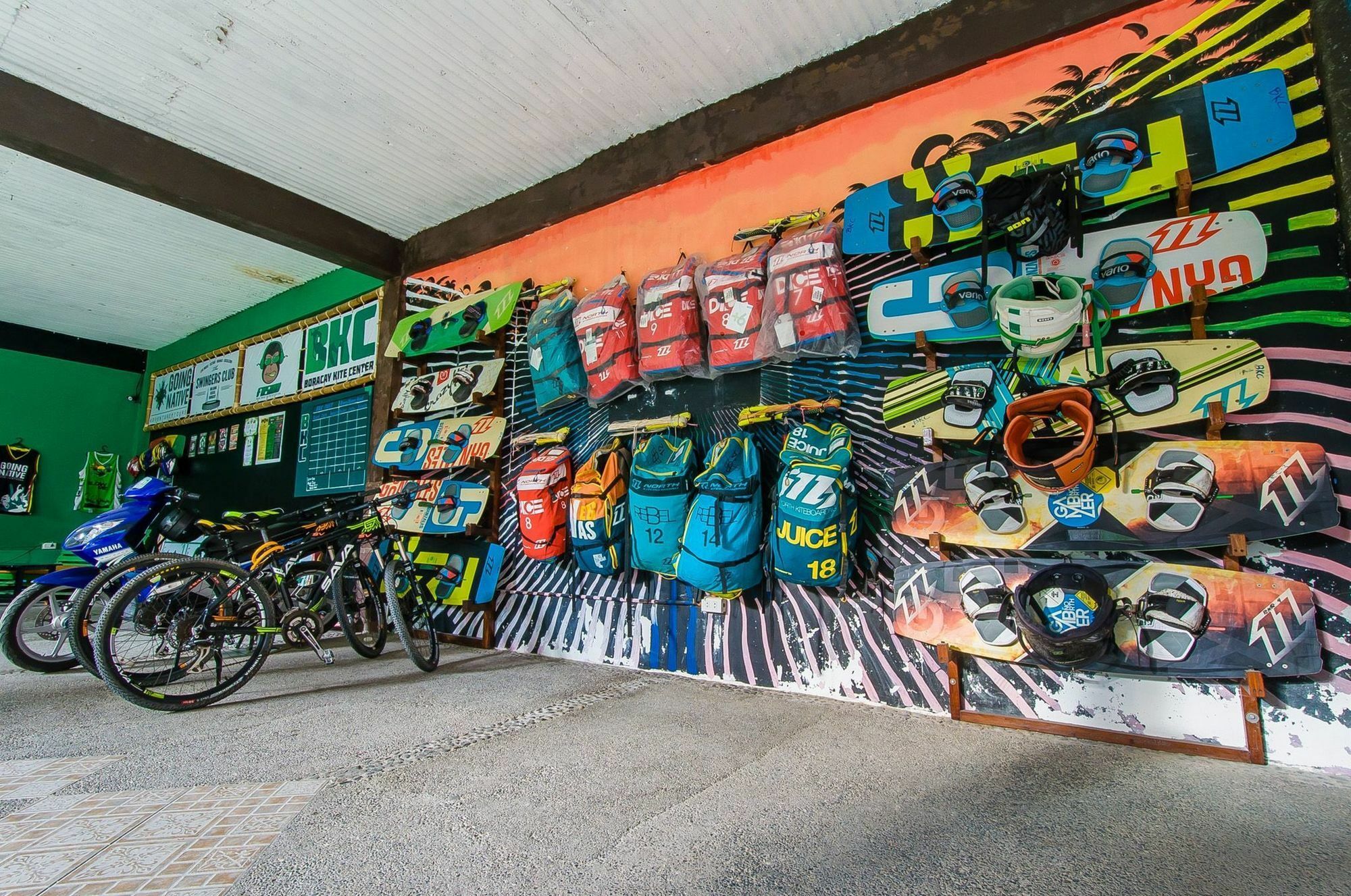 Jeepney Hostel And Kite Resort Balabag  Екстер'єр фото