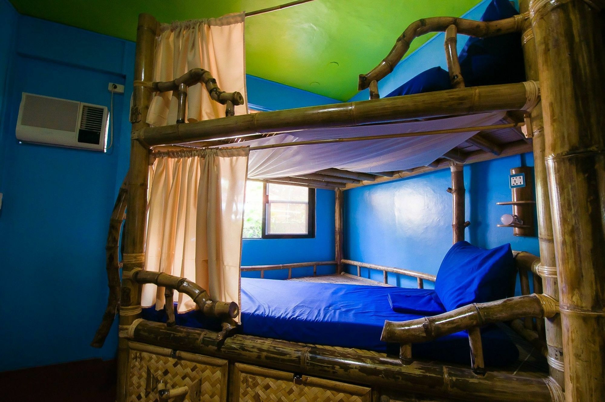 Jeepney Hostel And Kite Resort Balabag  Екстер'єр фото